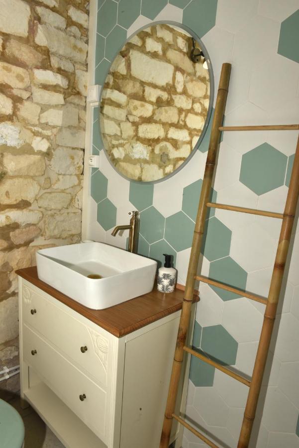 Maisonnette Du Bonheur - Vue Campagne - Baignoire Balneo 32 Jets - Lits Queen Size Vadencourt  Exterior photo