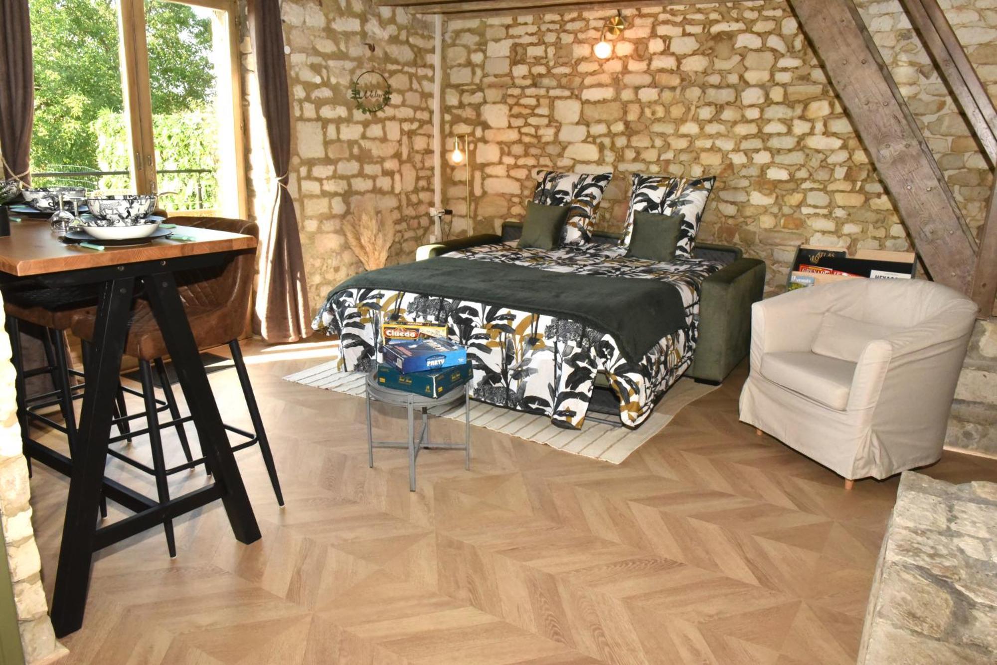 Maisonnette Du Bonheur - Vue Campagne - Baignoire Balneo 32 Jets - Lits Queen Size Vadencourt  Exterior photo
