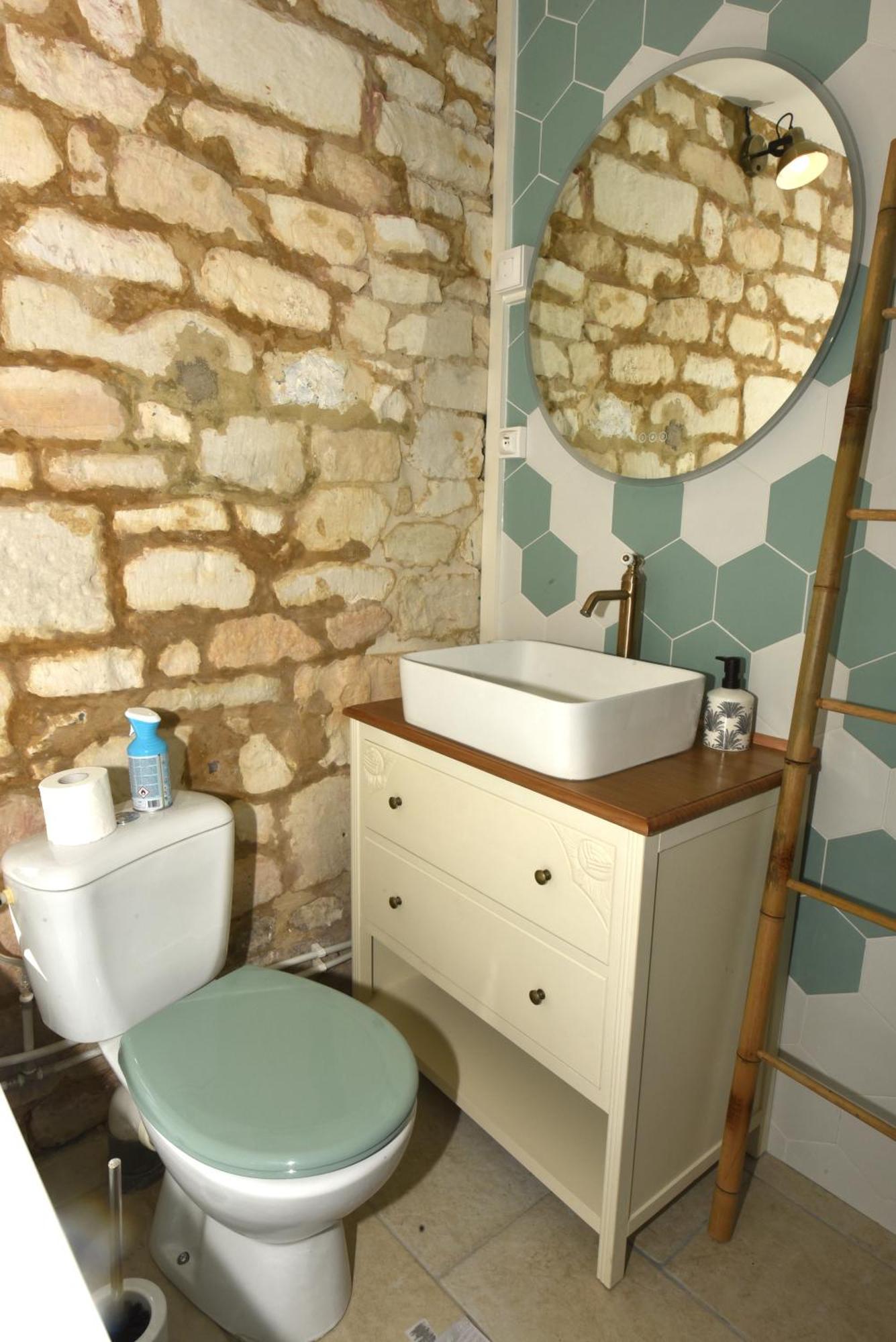 Maisonnette Du Bonheur - Vue Campagne - Baignoire Balneo 32 Jets - Lits Queen Size Vadencourt  Exterior photo